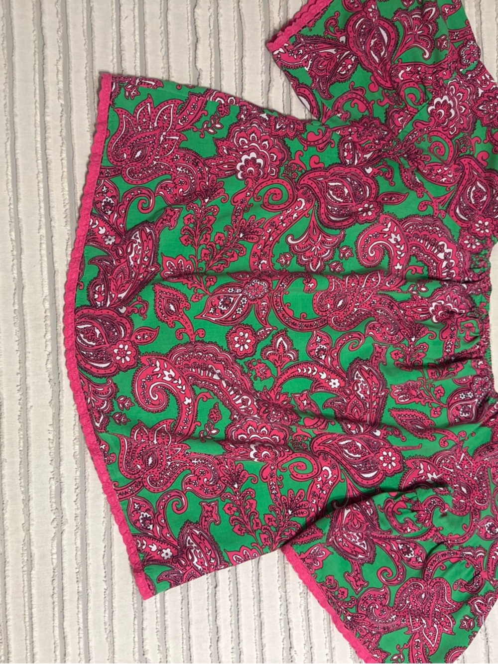 crown & ivy Green and Pink Paisley Off-Shoulder Blouse - Picture 10 of 10